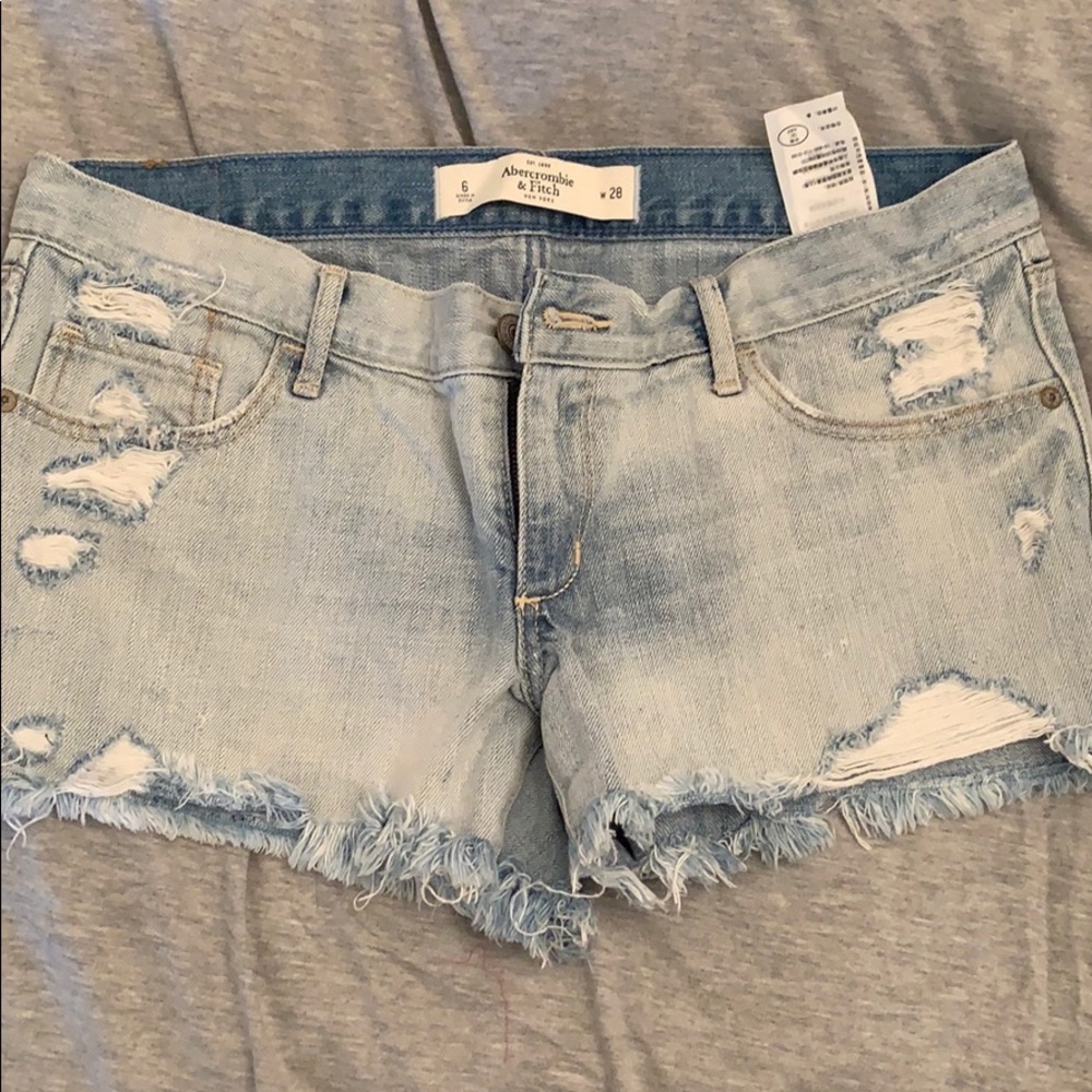 Abercrombie & Fitch Jean Shorts size 6 W 28